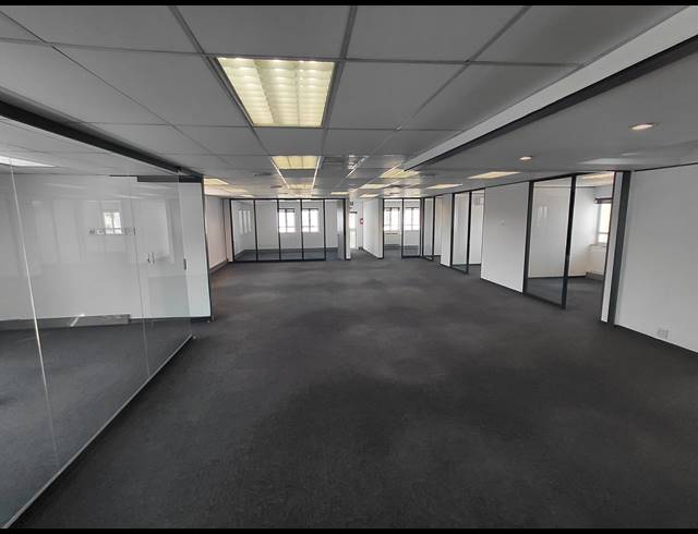 387M² OFFICE TO LET IN BRYANSTON